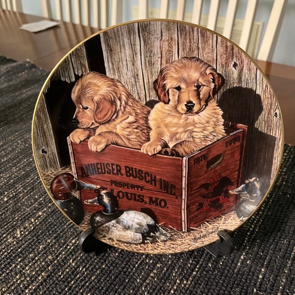 Anhueser Busch Collector plate. 1990 - Picture 1 of 2